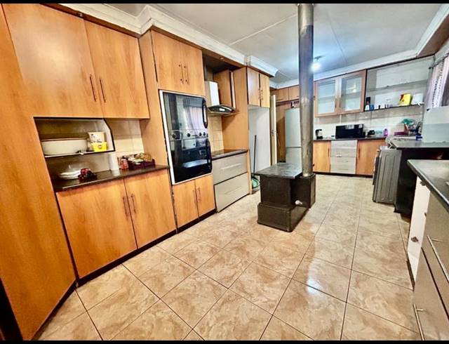 3 BEDROOM HOUSE FOR SALE IN VANDERBIJLPARK CE 1